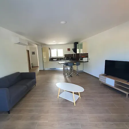 Oliviaaxelle Apartment *